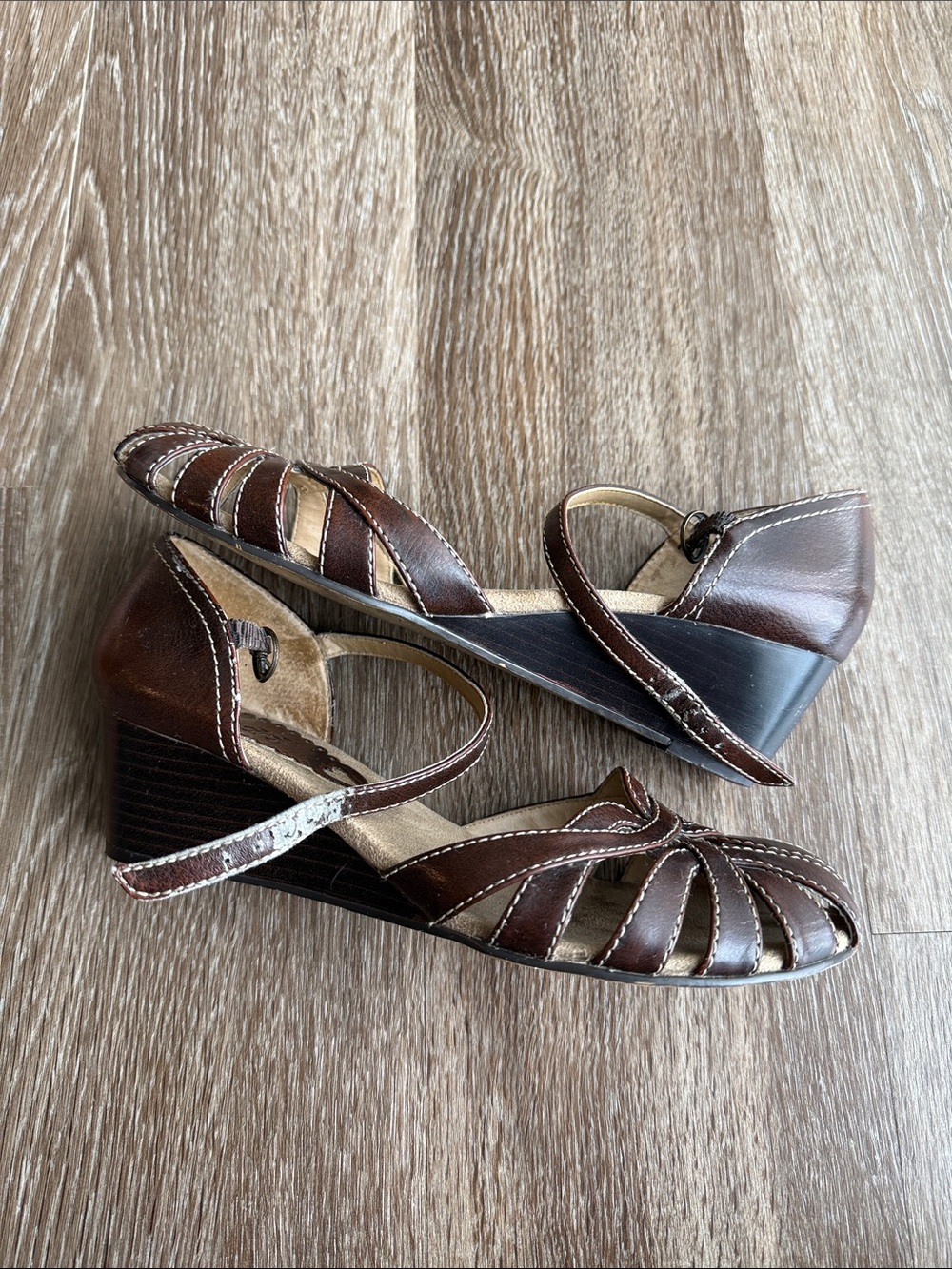Mudd Y2K Brown Wedge Sandals